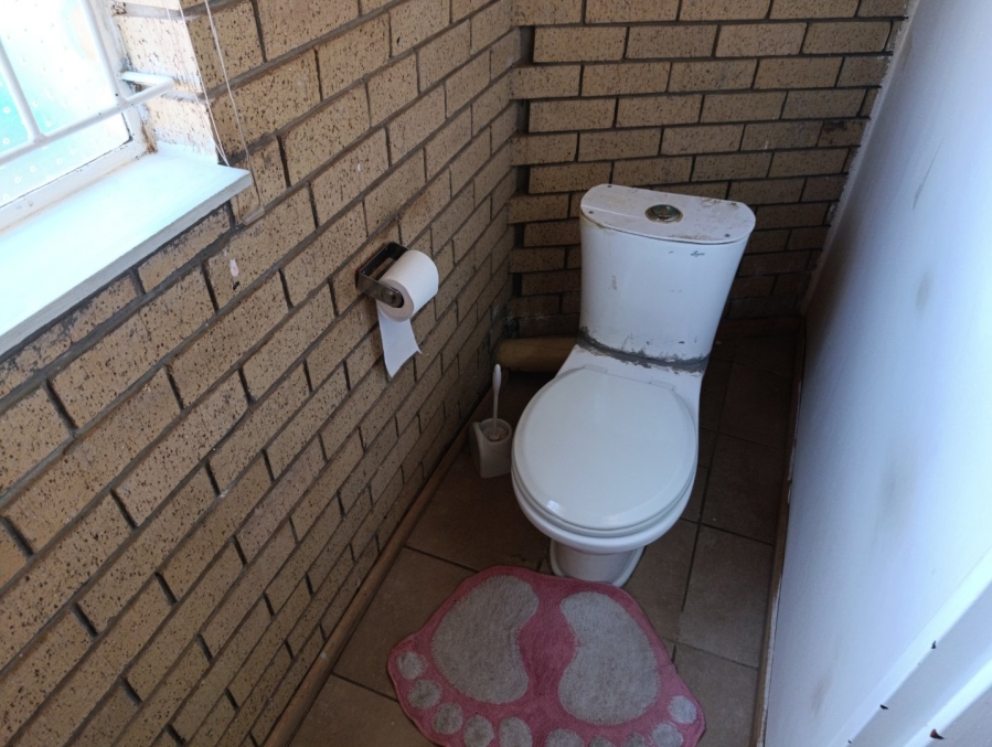 5 Bedroom Property for Sale in Spitskop SH Free State